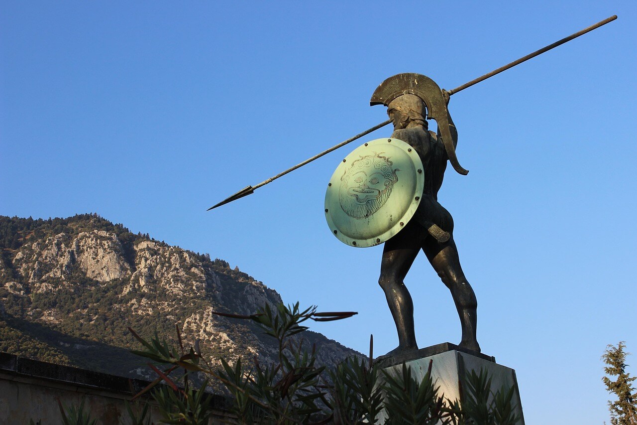 A statue of battle of thermopylae you ll see in a delphi and thermopylae tour from athens